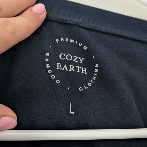 NWOT Cozy Earth Classic Navy Raglan Crewneck Sweater Size Large Blue Bamboo - Picture 3 of 5